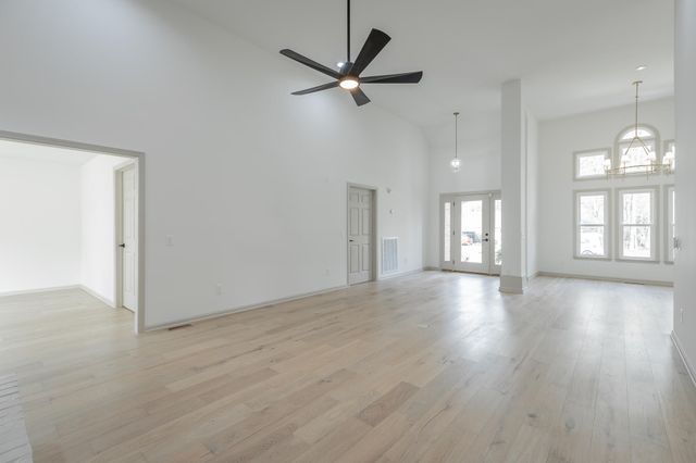 1618 Gunston Hall Road, Hixson, TN 37343