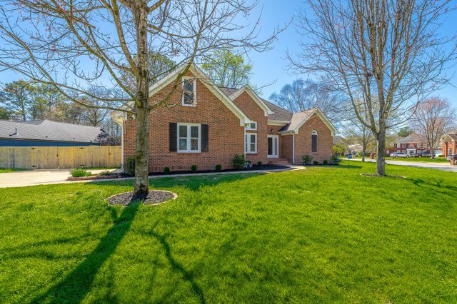 1618 Gunston Hall Road, Hixson, TN 37343