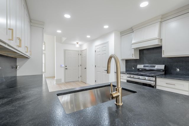 1618 Gunston Hall Road, Hixson, TN 37343