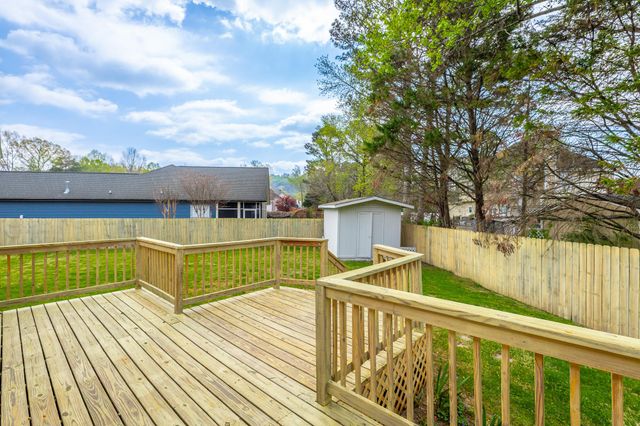 1618 Gunston Hall Road, Hixson, TN 37343