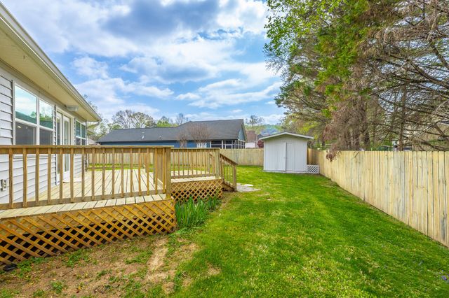 1618 Gunston Hall Road, Hixson, TN 37343