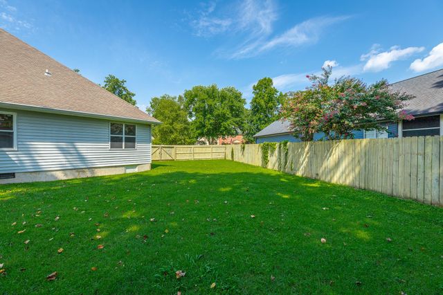 1618 Gunston Hall Road, Hixson, TN 37343
