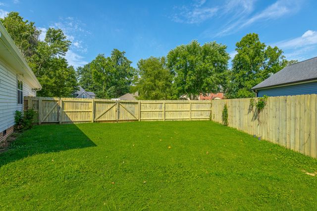 1618 Gunston Hall Road, Hixson, TN 37343