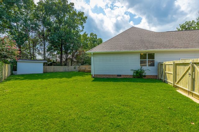 1618 Gunston Hall Road, Hixson, TN 37343