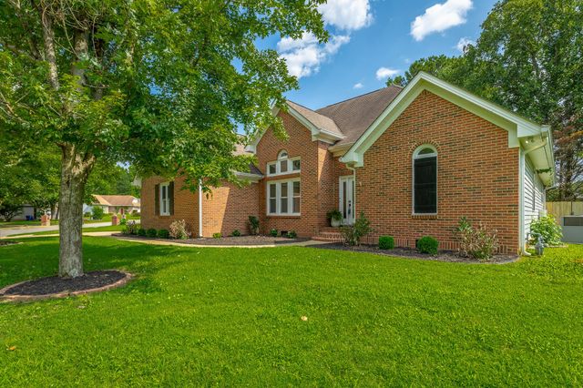 1618 Gunston Hall Road, Hixson, TN 37343