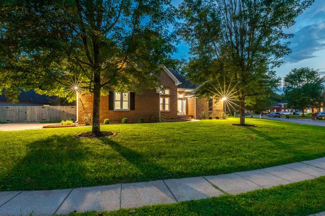 1618 Gunston Hall Road, Hixson, TN 37343