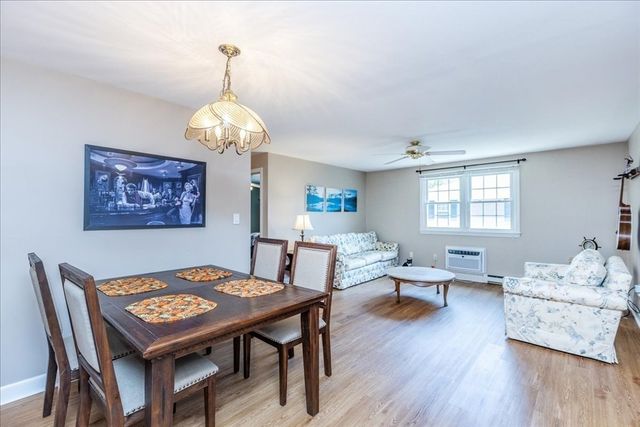 57 Sylvan St 3F, Danvers, MA 01923
