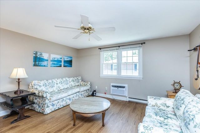 57 Sylvan St 3F, Danvers, MA 01923