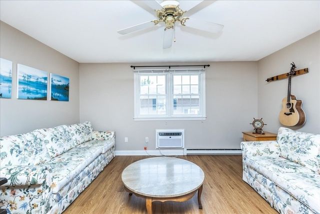 57 Sylvan St 3F, Danvers, MA 01923