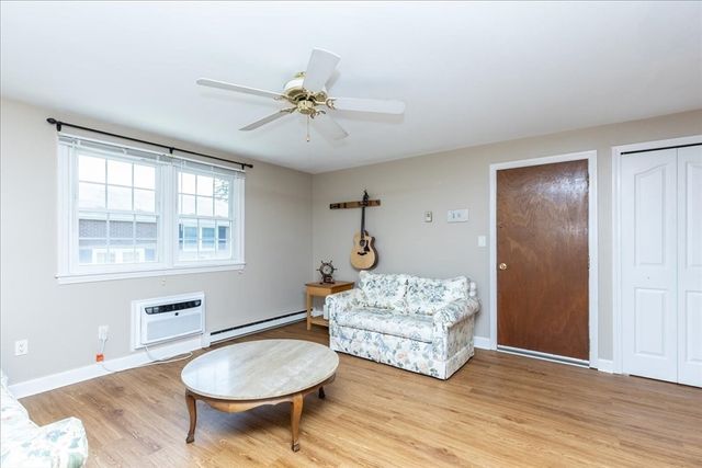 57 Sylvan St 3F, Danvers, MA 01923
