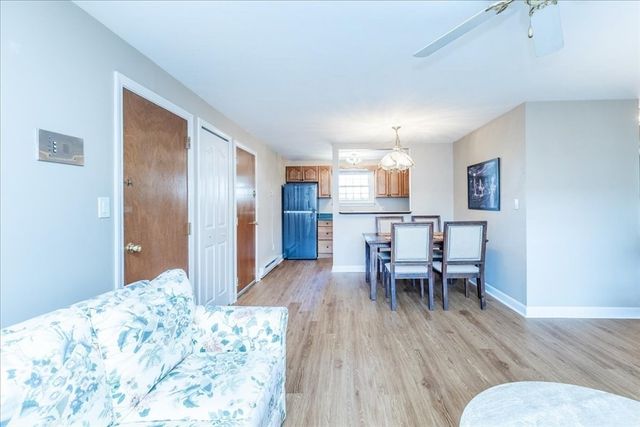 57 Sylvan St 3F, Danvers, MA 01923