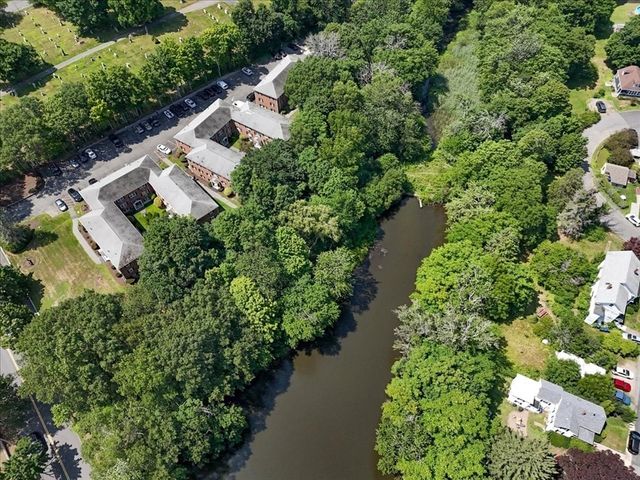 57 Sylvan St 3F, Danvers, MA 01923