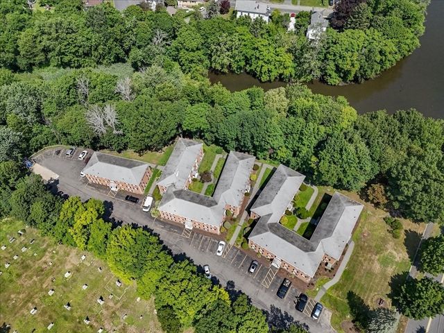 57 Sylvan St 3F, Danvers, MA 01923