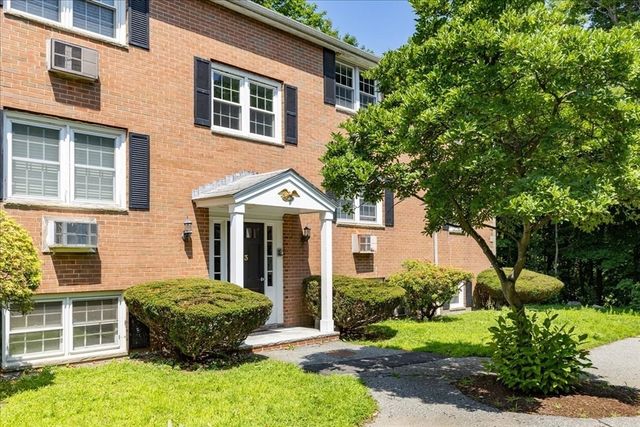 57 Sylvan St 3F, Danvers, MA 01923