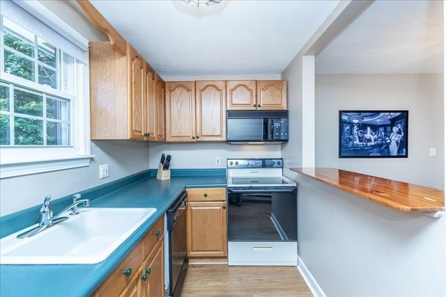 57 Sylvan St 3F, Danvers, MA 01923