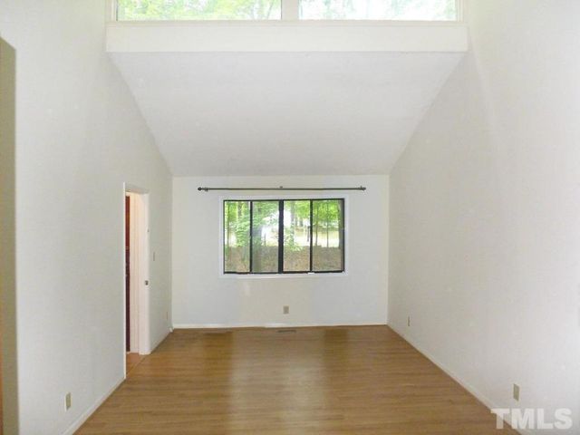 100 Barrington Hill Road, Chapel Hill, NC 27516