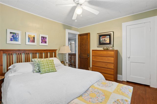 930 37th Street, Des Moines, IA 50312
