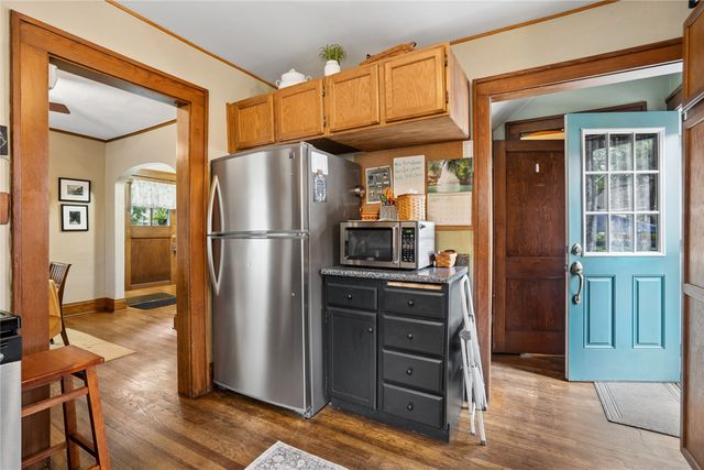 930 37th Street, Des Moines, IA 50312