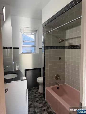 25 Chase Street 2, Nutley, NJ 07110