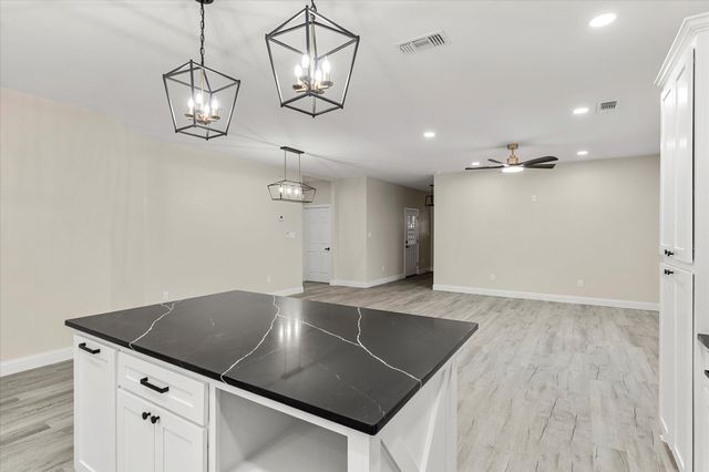 431 Cypress Street, Pittsburg, TX 75686