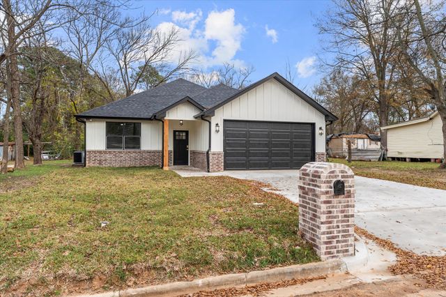 431 Cypress Street, Pittsburg, TX 75686