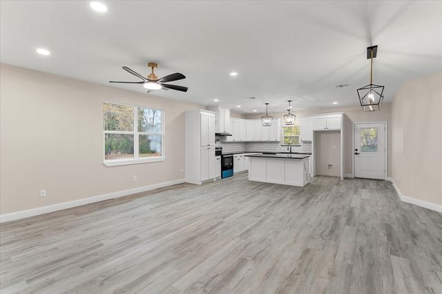 431 Cypress Street, Pittsburg, TX 75686