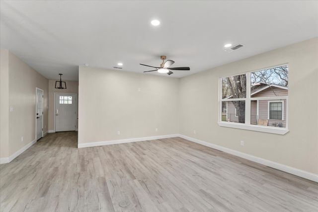 431 Cypress Street, Pittsburg, TX 75686