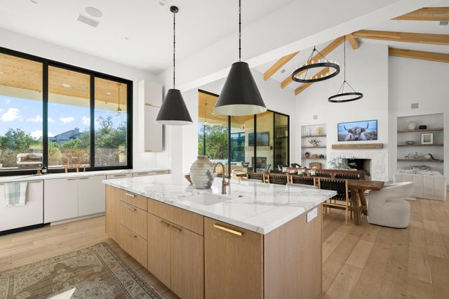 21001 Bertram LN, Spicewood, TX 78669