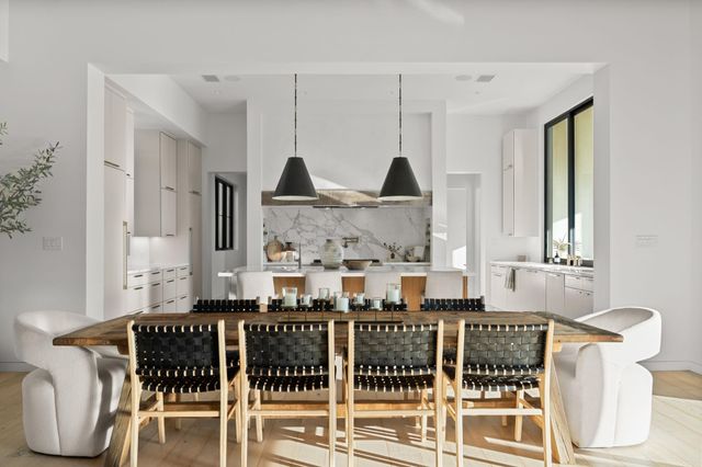 21001 Bertram LN, Spicewood, TX 78669