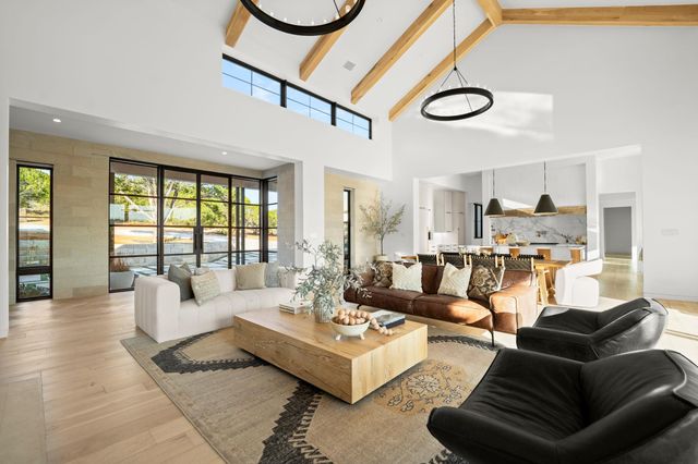 21001 Bertram LN, Spicewood, TX 78669