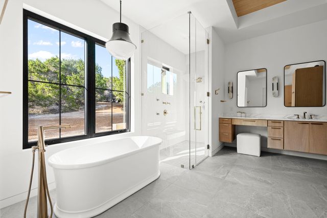 21001 Bertram LN, Spicewood, TX 78669