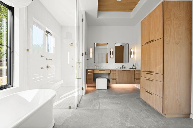 21001 Bertram LN, Spicewood, TX 78669