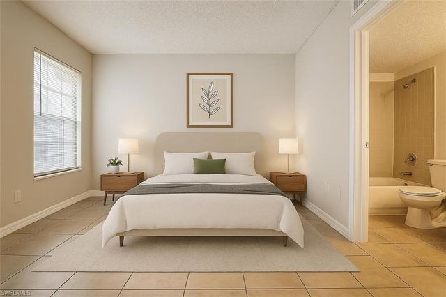 194 Santa Clara DR 12, Naples, FL 34104