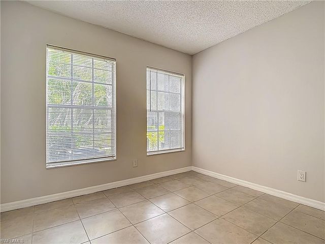 194 Santa Clara DR 12, Naples, FL 34104
