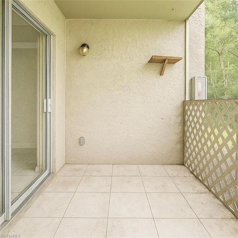 194 Santa Clara DR 12, Naples, FL 34104