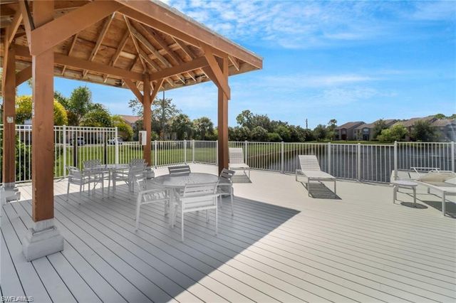 194 Santa Clara DR 12, Naples, FL 34104