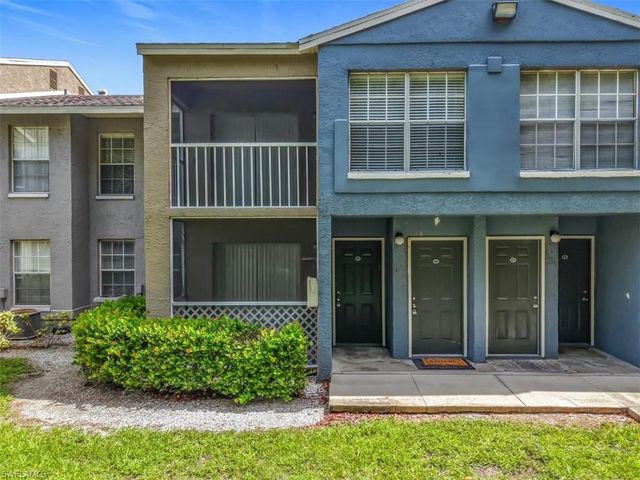 194 Santa Clara DR 12, Naples, FL 34104