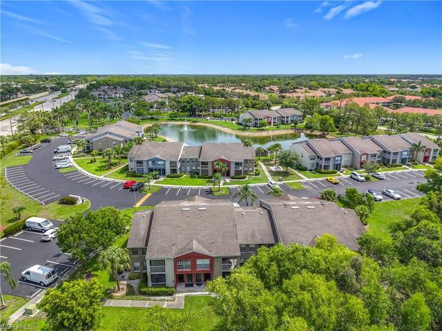 194 Santa Clara DR 12, Naples, FL 34104