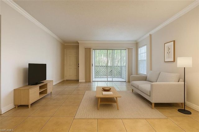 194 Santa Clara DR 12, Naples, FL 34104