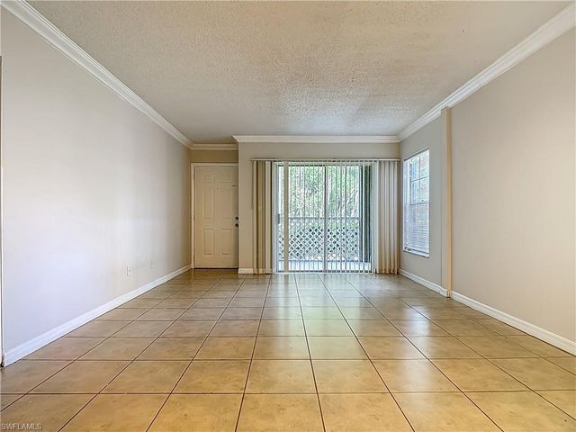 194 Santa Clara DR 12, Naples, FL 34104