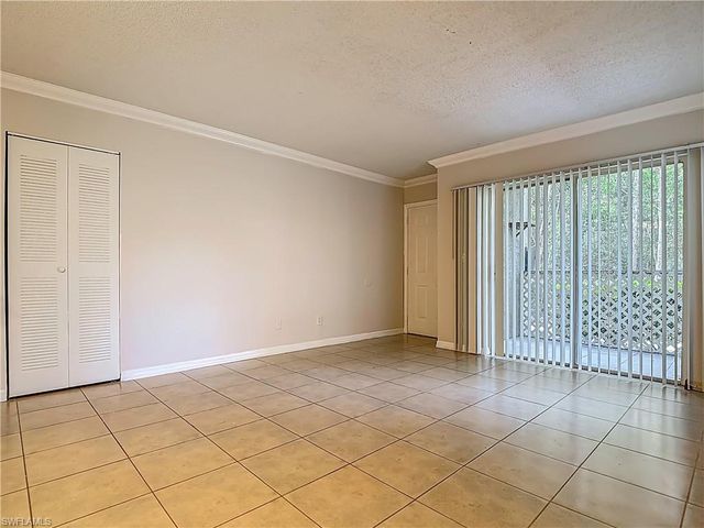 194 Santa Clara DR 12, Naples, FL 34104