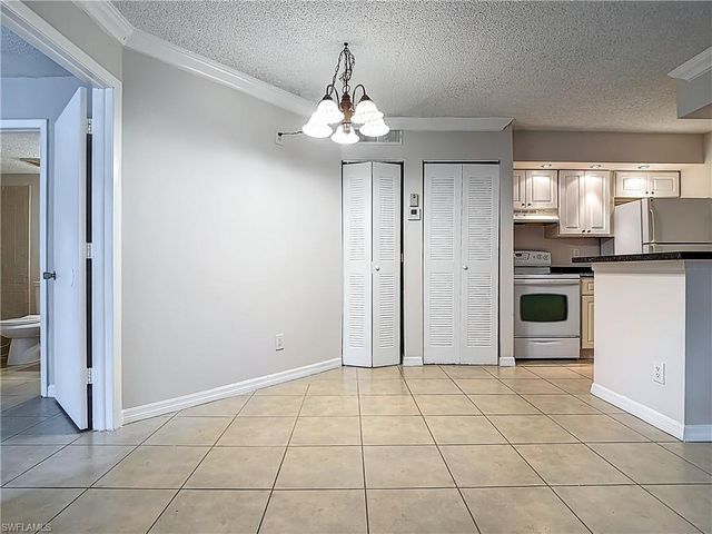 194 Santa Clara DR 12, Naples, FL 34104