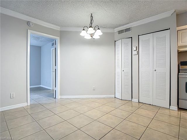 194 Santa Clara DR 12, Naples, FL 34104