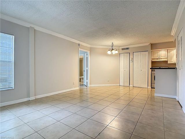 194 Santa Clara DR 12, Naples, FL 34104