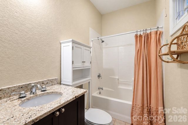 312 E Forest Place, Candler, NC 28715