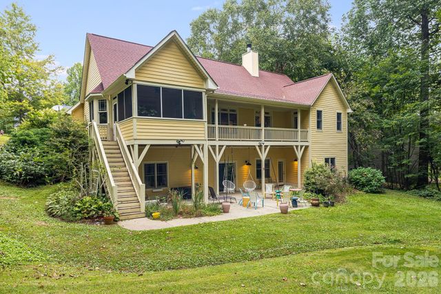312 E Forest Place, Candler, NC 28715