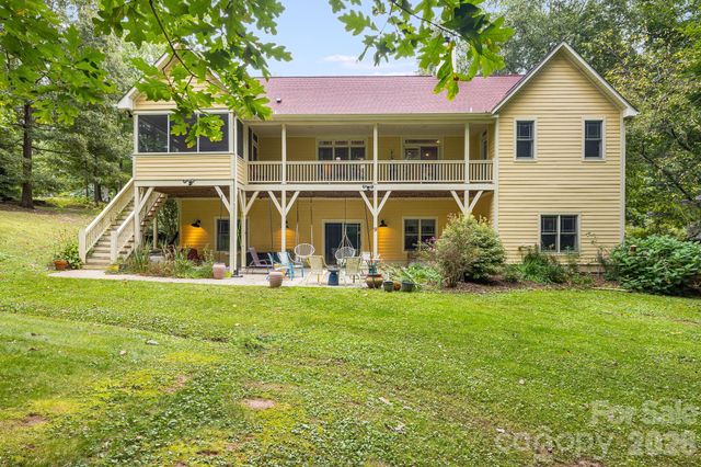 312 E Forest Place, Candler, NC 28715
