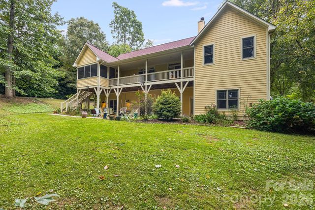 312 E Forest Place, Candler, NC 28715