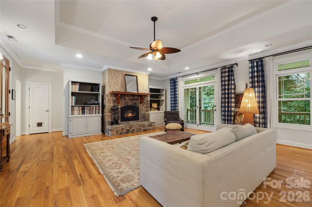 312 E Forest Place, Candler, NC 28715