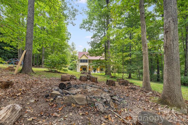 312 E Forest Place, Candler, NC 28715